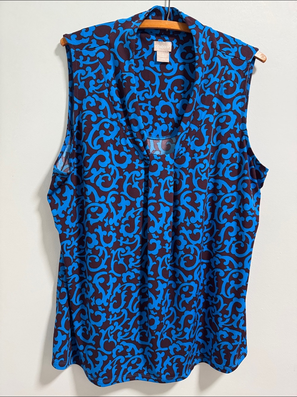Chico's Blue & Black Sleeveless V-Neck Top